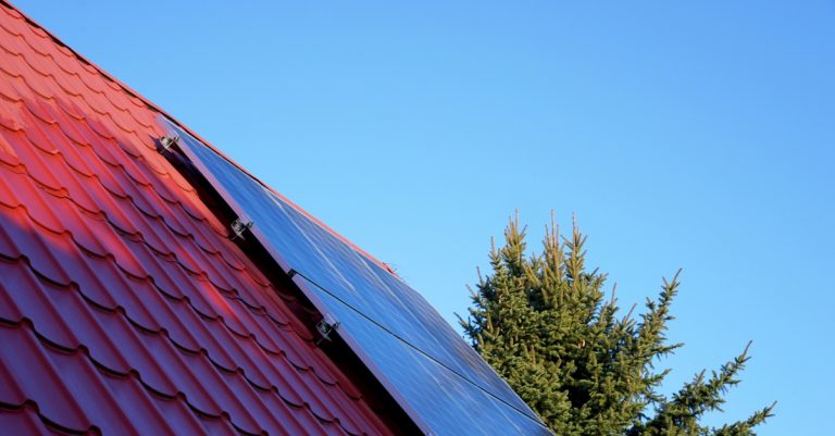 Zonnepanelen in de schaduw